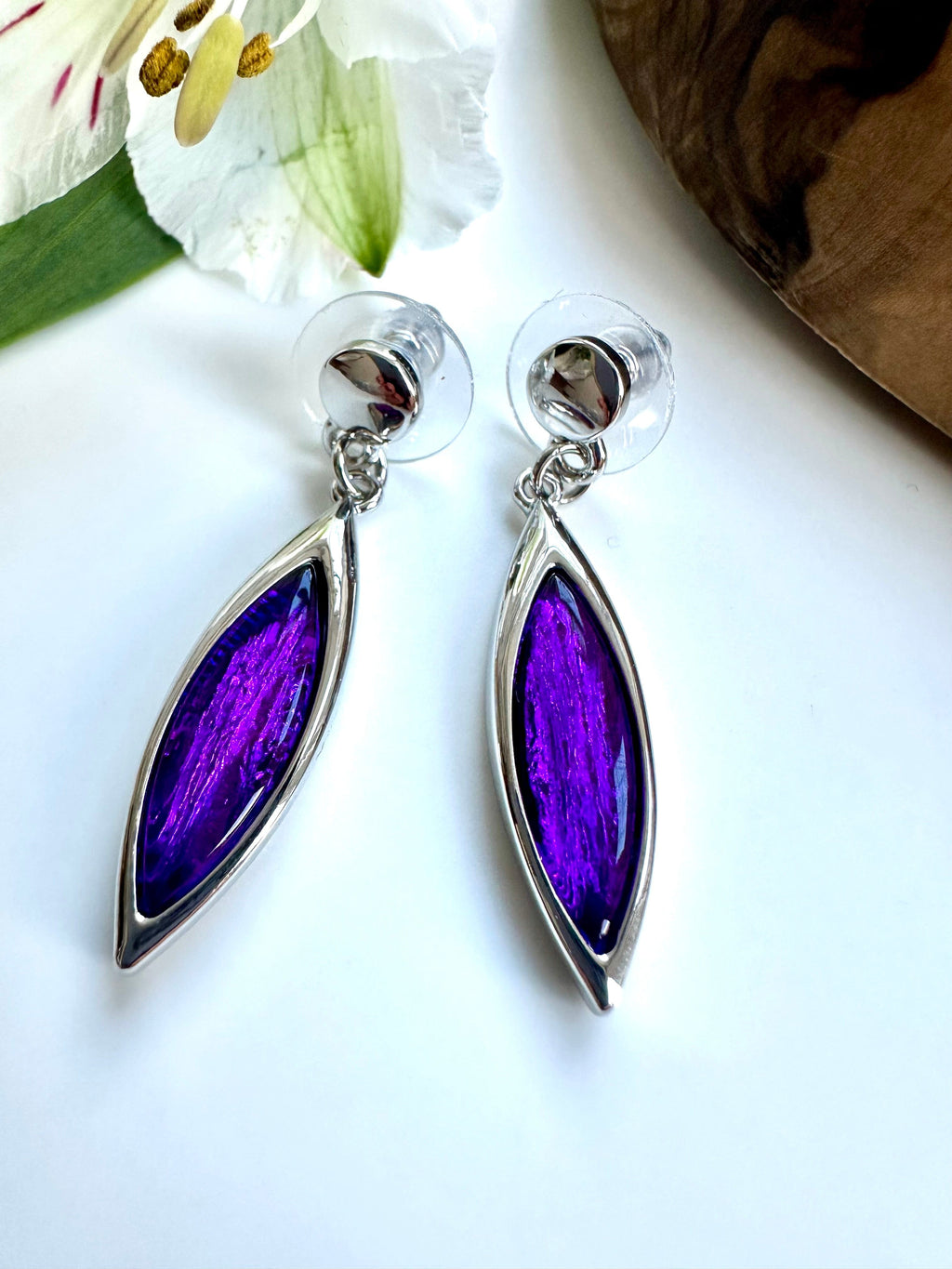 lusciousscarves Miss Milly Purple and Silver Resin Leaf Earrings . FE551