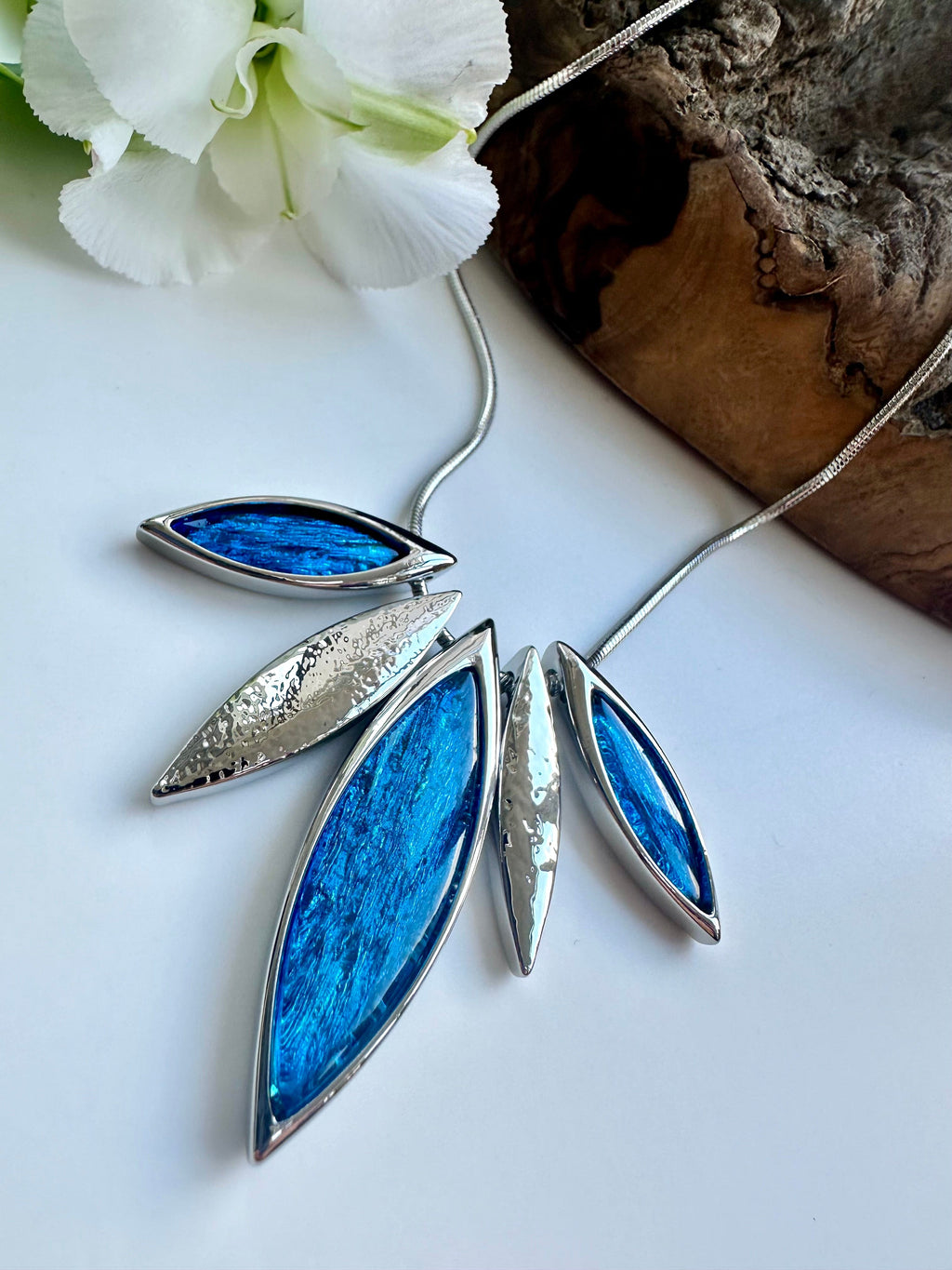 lusciousscarves Miss Milly Vibrant Blue and Silver Resin Leaf Necklace . FN551
