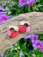Load image into Gallery viewer, luscious scarves Earrings Miss Milly Coral Toroid Earrings FE672GPMB
