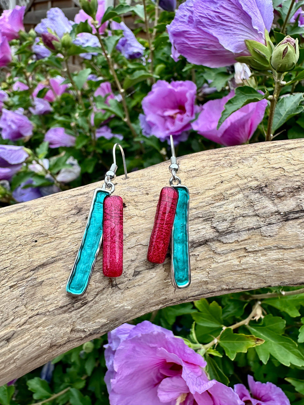 luscious scarves Earrings Miss Milly Red and Green Dangly Bar Earrings FE122