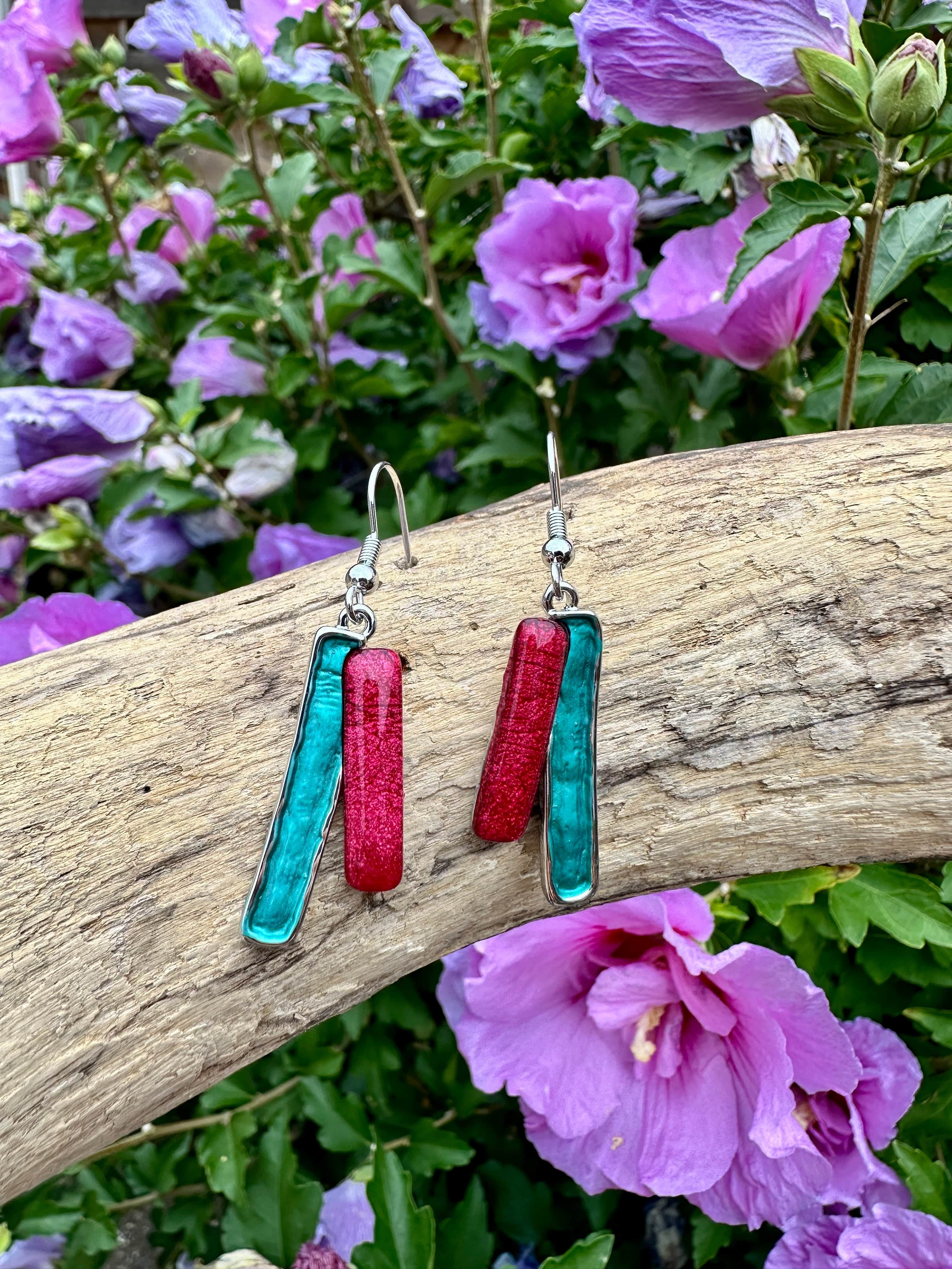 luscious scarves Earrings Miss Milly Red and Green Dangly Bar Earrings FE122