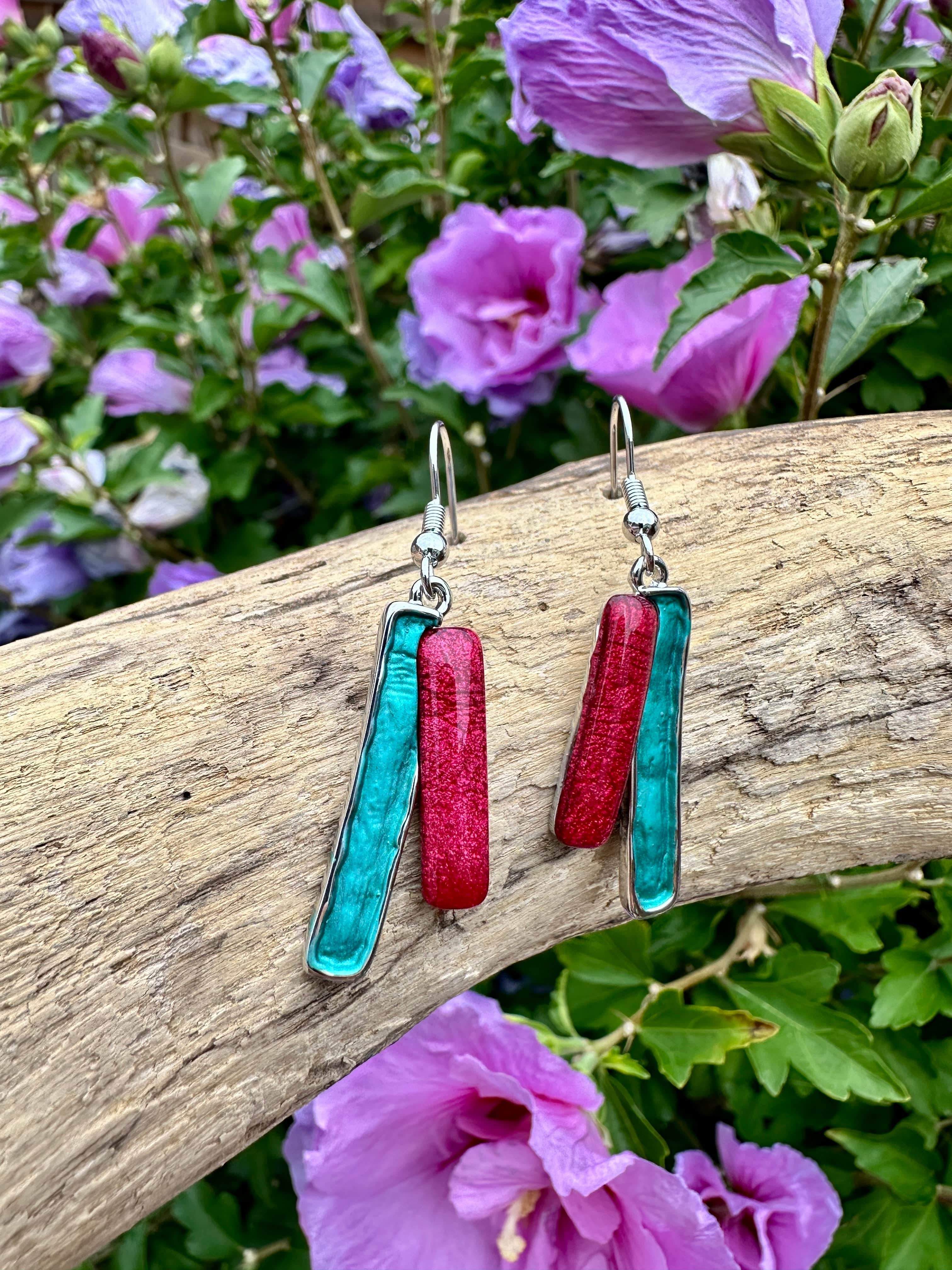 luscious scarves Earrings Miss Milly Red and Green Dangly Bar Earrings FE122