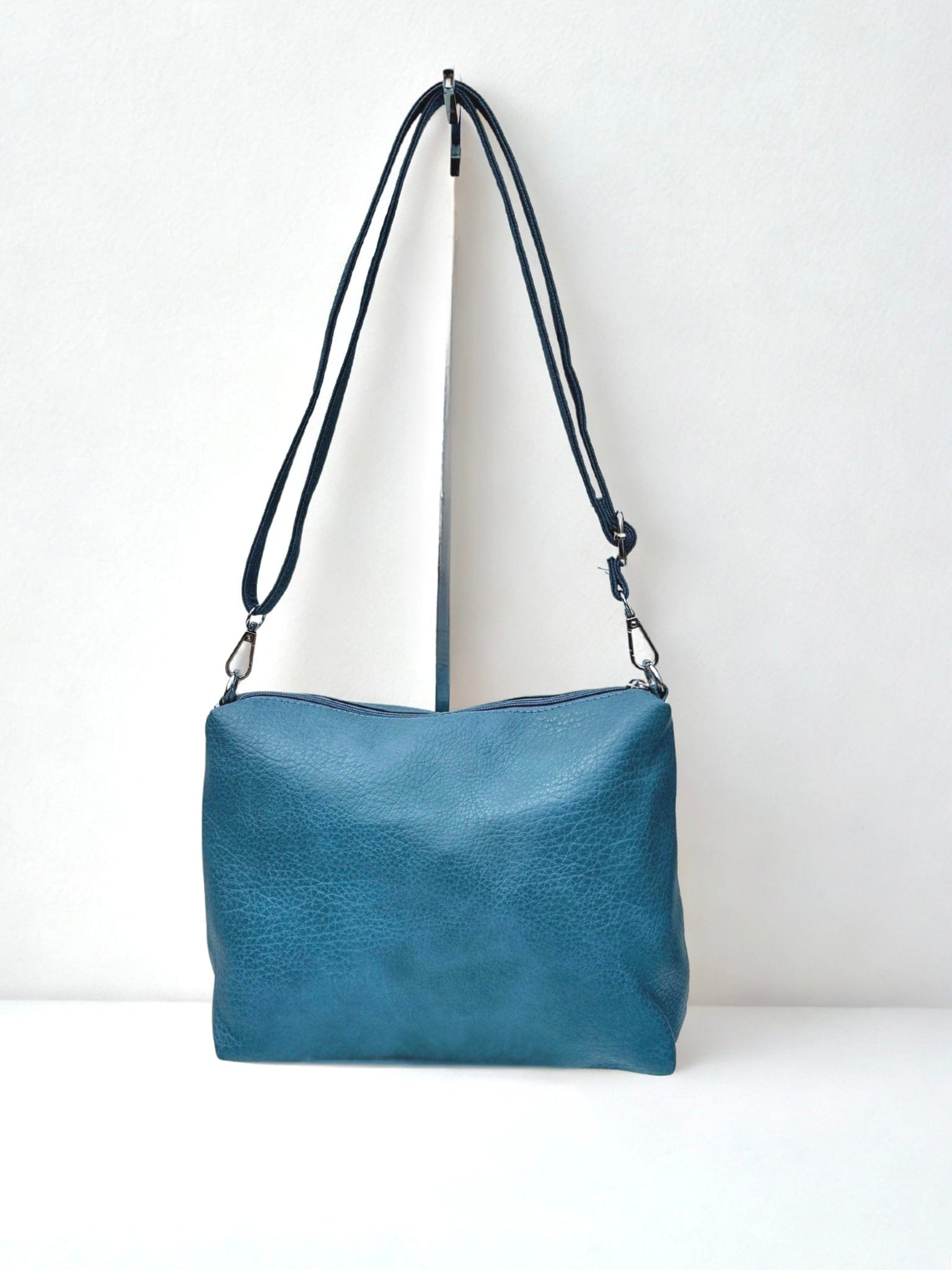 luscious scarves Handbags Ladies Large Slouchy Faux Leather Hobo Bag in a Bag.