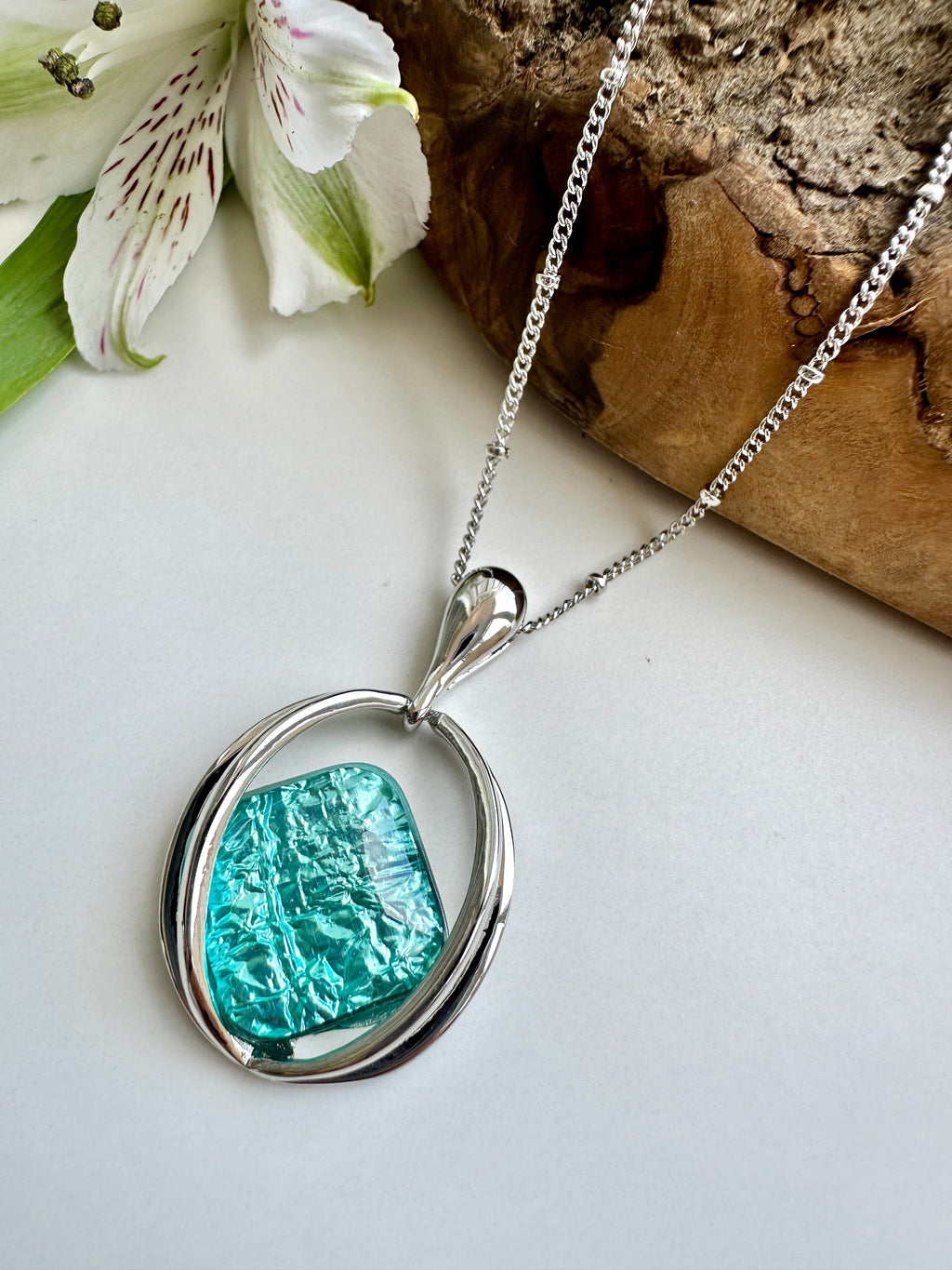 luscious scarves Necklaces Miss Milly Necklace with an Aqua Blue Ellipse Pendant FN751ASIP