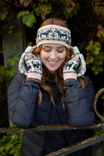 Load image into Gallery viewer, luscious scarves wool gloves Pachamama Ladies Crafty Cat Glove Mitts , Handknitted , Fairtrade
