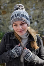 Load image into Gallery viewer, luscious scarves wool handwarmer Pachamama Inveraray (Merino) Handwarmers Natural
