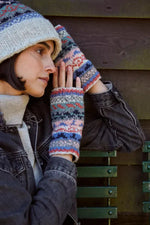 Load image into Gallery viewer, luscious scarves wool handwarmer Pachamama Ladies Classic Fairisle Handwarmer, Oatmeal , Handknitted , Fairtrade
