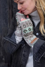 Load image into Gallery viewer, luscious scarves wool handwarmer Pachamama Loch Fyne (Merino) Handwarmer Green
