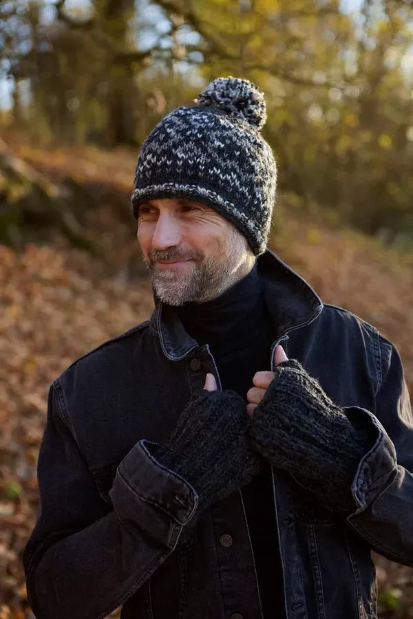 luscious scarves wool handwarmer Pachamama Mens Shetland Wrist Warmers Charcoal, Handknitted , Fairtrade