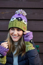 Load image into Gallery viewer, luscious scarves wool handwarmers Pachamama Black Sheep Handwarmer Purple, Fairtrade, Handmade

