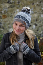 Load image into Gallery viewer, luscious scarves wool hat Pachamama Inveraray (Merino) Beanie Natural
