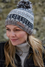 Load image into Gallery viewer, luscious scarves wool hat Pachamama Inveraray (Merino) Bobble beanie Natural
