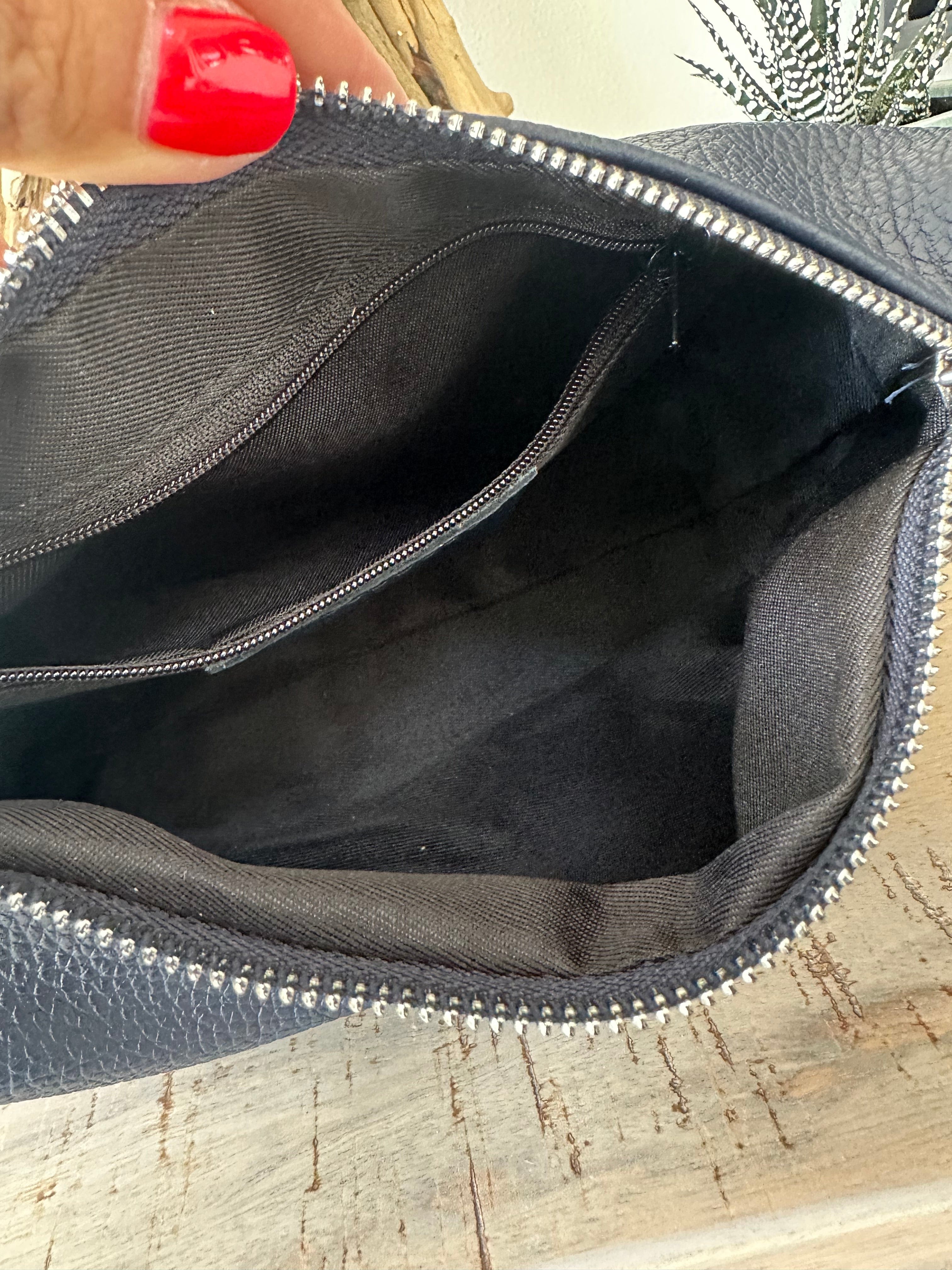lusciousscarves Braided Handle Navy Italian Leather Handbag
