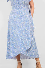 Load image into Gallery viewer, lusciousscarves Dresses Blue and White Delicate Daisy Print Wrap Dress
