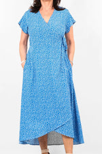 Load image into Gallery viewer, lusciousscarves Dresses Blue and White Delicate Daisy Print Wrap Dress
