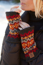 Load image into Gallery viewer, lusciousscarves Hats Pachamama Shetland Handwarmer
