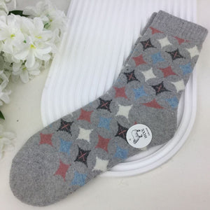 lusciousscarves Ladies Grey Wool Blend Long Socks with Diamonds Design, 4-8