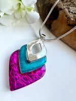 Load image into Gallery viewer, lusciousscarves Miss Milly Fuchsia Pink and Teal Resin Necklace . FN531
