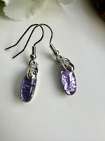 Load image into Gallery viewer, lusciousscarves Miss Milly Mauve Lilac and Silver Drop Earrings FE436
