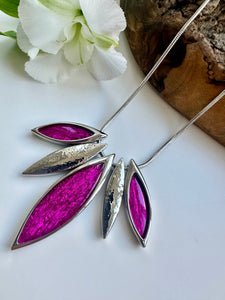 lusciousscarves Miss Milly Vibrant Pink and Silver Resin Leaf Necklace . FN551