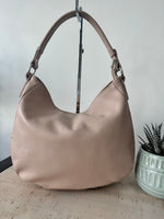 Load image into Gallery viewer, lusciousscarves Nude Pink Italian Leather Shoulder Bag.
