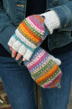 Load image into Gallery viewer, lusciousscarves Pachamama Villarica Glove /  Mitts
