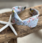 Load image into Gallery viewer, lusciousscarves Pale Blue Ladies Knotted Soft Floral Headband
