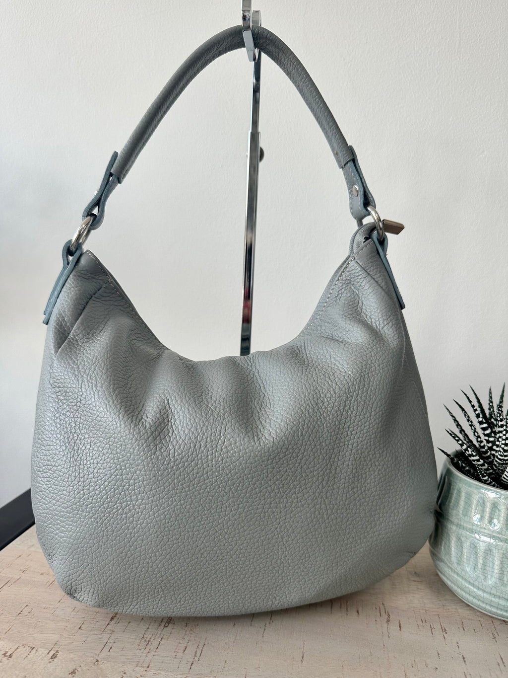 lusciousscarves Pale Grey Italian Leather Shoulder Bag