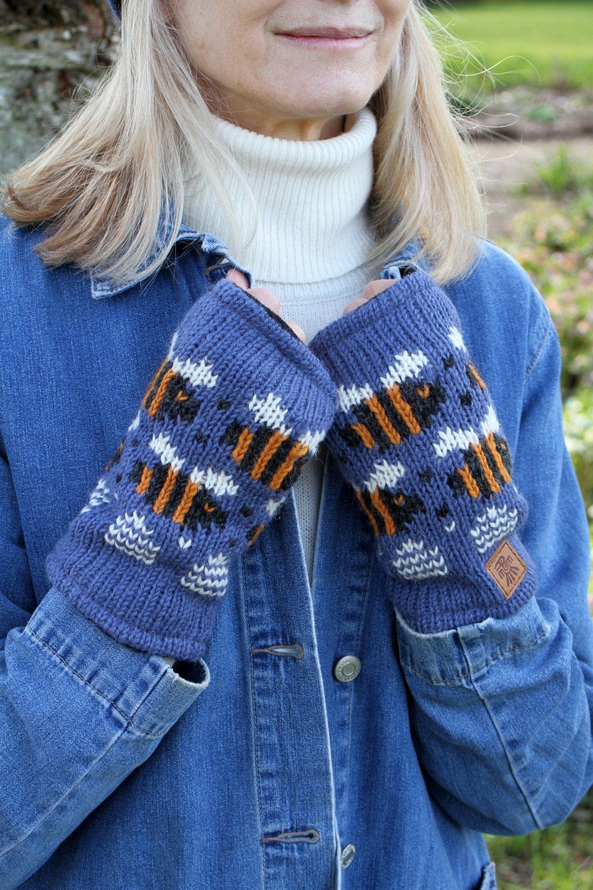 lusciousscarves wool handwarmer Pachamama Beehive Handwarmer Denim