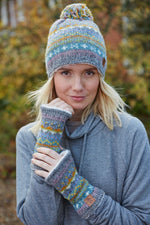 Load image into Gallery viewer, lusciousscarves wool handwarmer Pachamama Braemar Handwarmer
