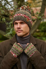 Load image into Gallery viewer, lusciousscarves wool hat Pachamama Mens Moray Bobble Beanie

